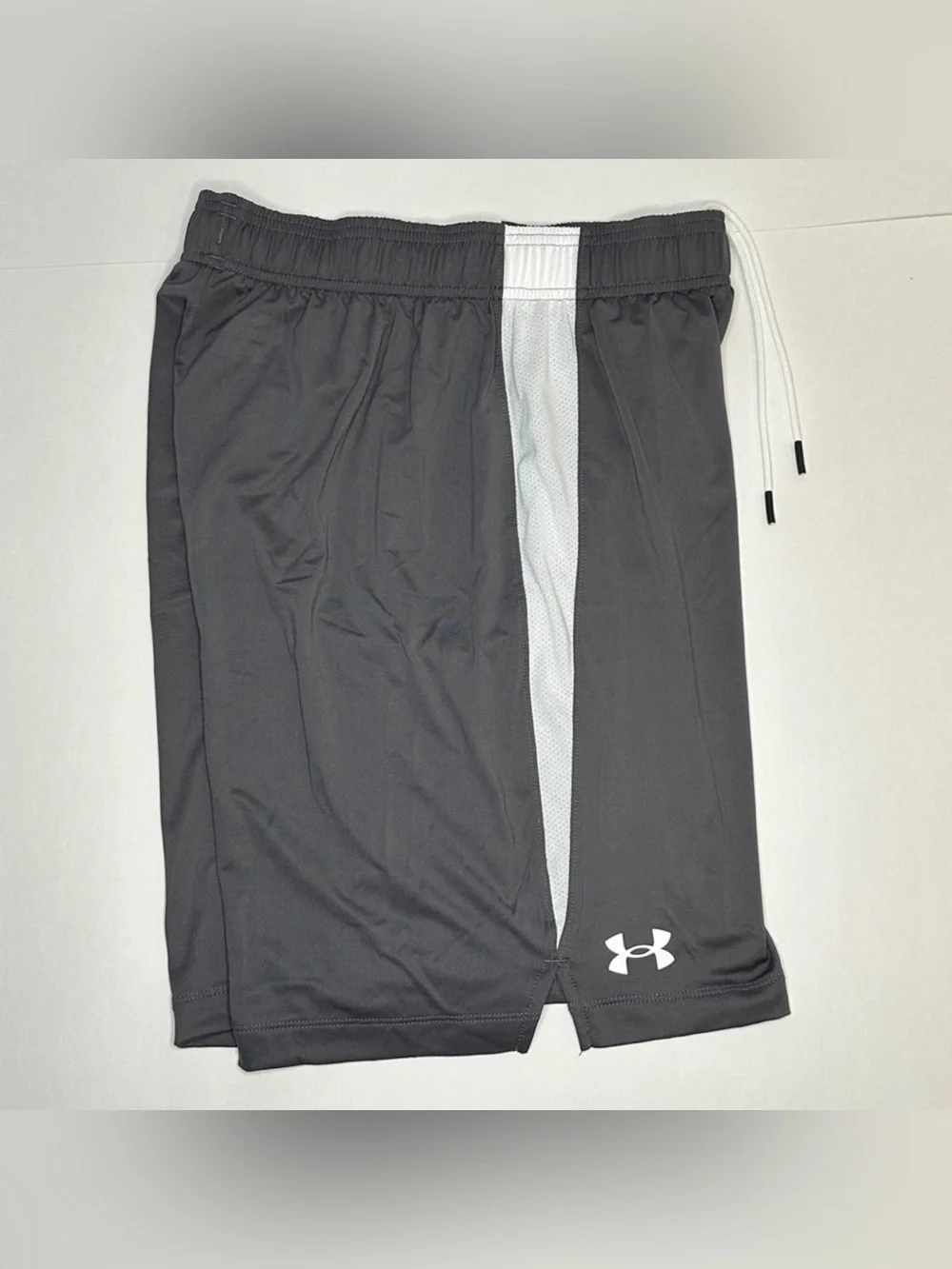 NWT Under Armour Tech Vent 8